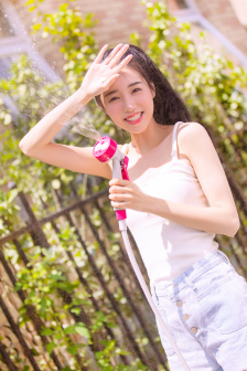黄杏秀女儿